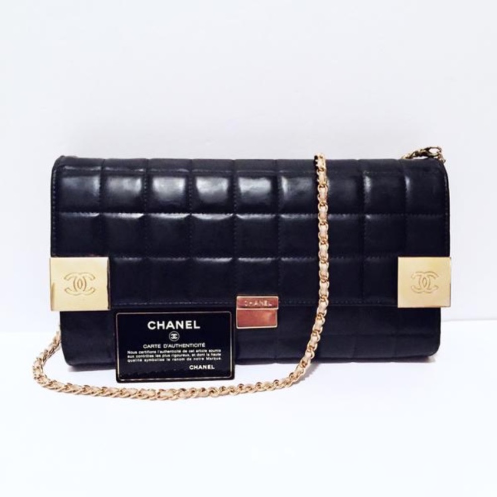 Chanel chocolate bar quilted flap bag chain strap